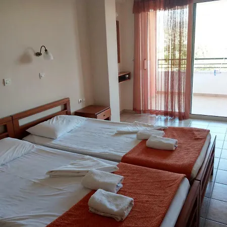 Ladis Apartahotel *